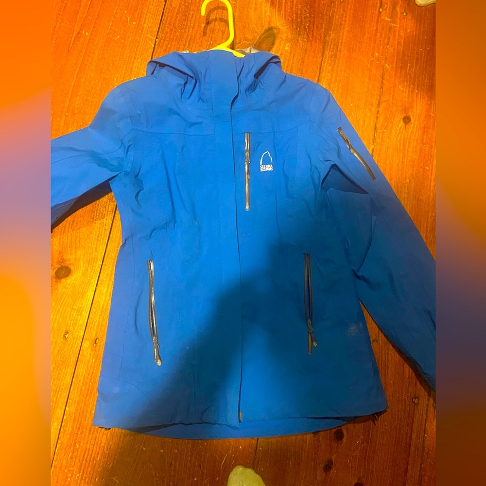 Sierra design breathable and water proof outer shell rain and ski jacket size s